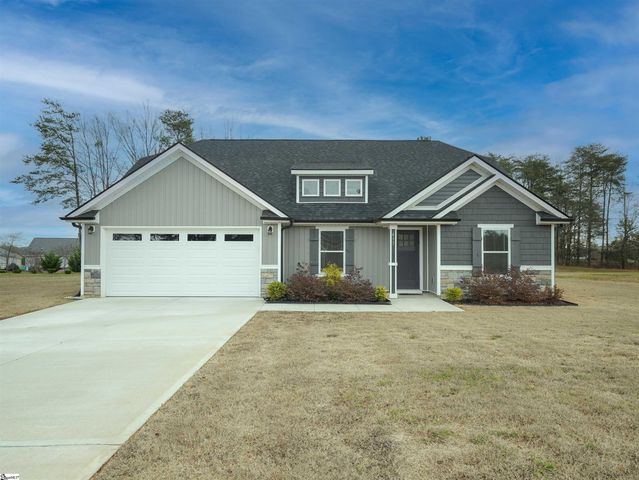 417 Analyse Dr, Wellford, SC 29385