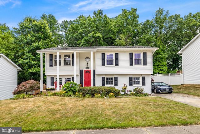 2251 Four Seasons Dr, Gambrills, MD 21054