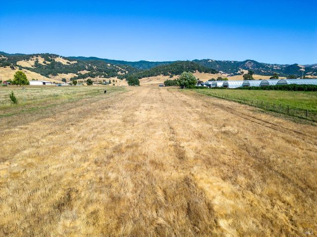 E  Side Rd, Potter Valley, CA 95469