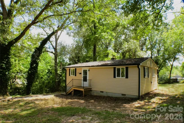 216 E  Georgia Ave, Bessemer City, NC 28016