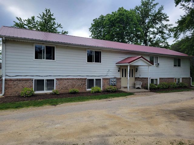 504-510 S  3rd St, Leaf River, IL 61047