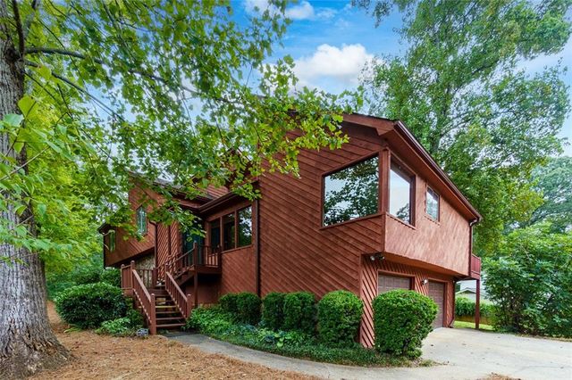 2562 Bavaria Ct, Marietta, GA 30062