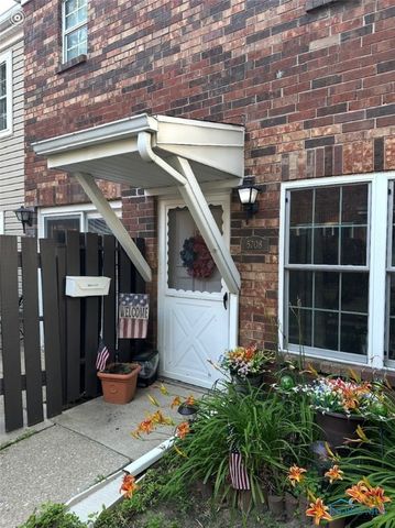 5708 Aspen Dr #11, Toledo, OH 43615