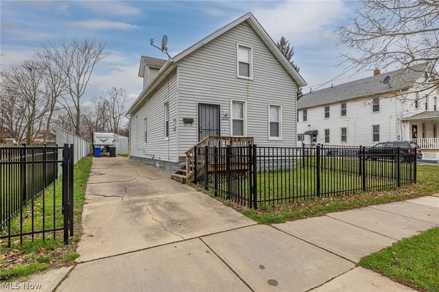 3258 W  44th St, Cleveland, OH 44109