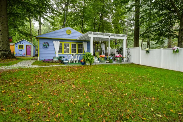 5439 Marquette Dr, Coloma, MI 49038