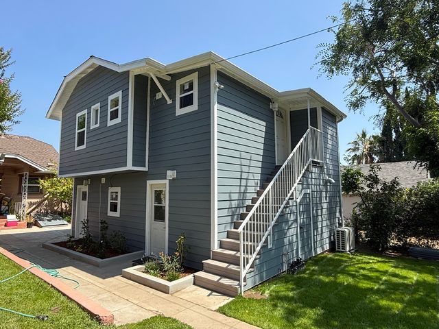 239 1/2 N  Mayflower Ave, Monrovia, CA 91016