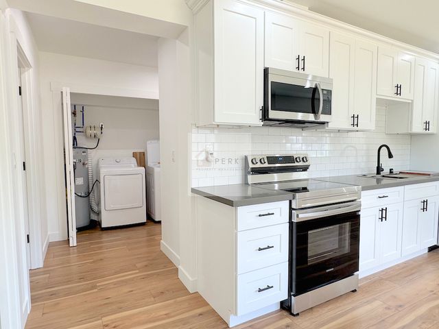 11049 24th Pl SW #A, Seattle, WA 98146