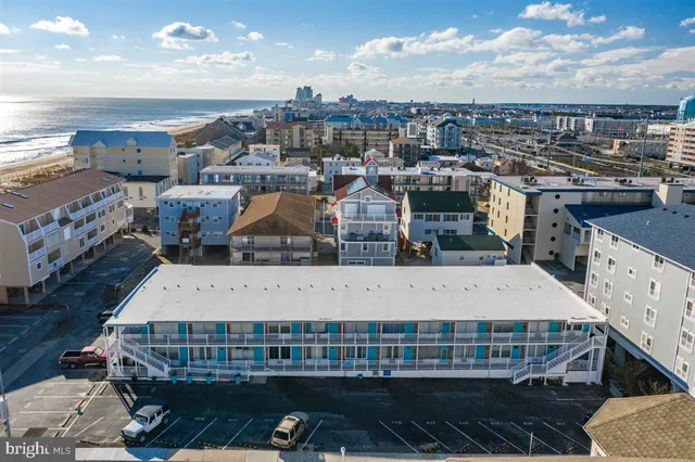 7 45th St #110, Ocean City, MD 21842