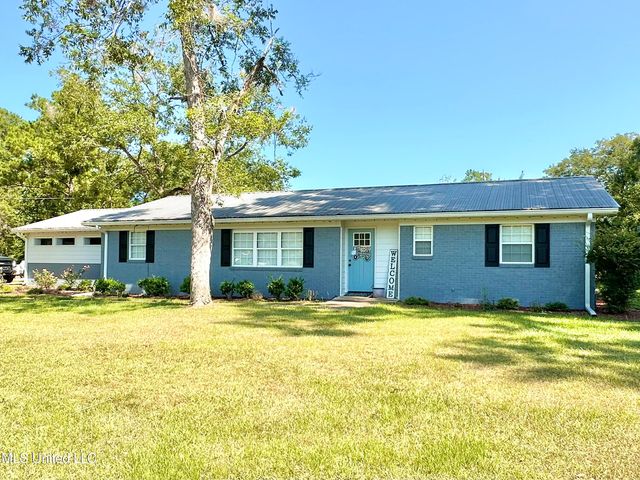 512 Brewer Ave, Leakesville, MS 39451