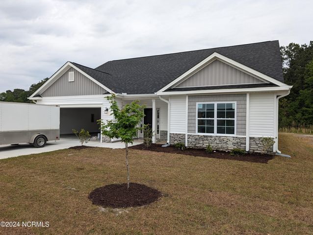 714 Greenwich Place, Richlands, NC 28574