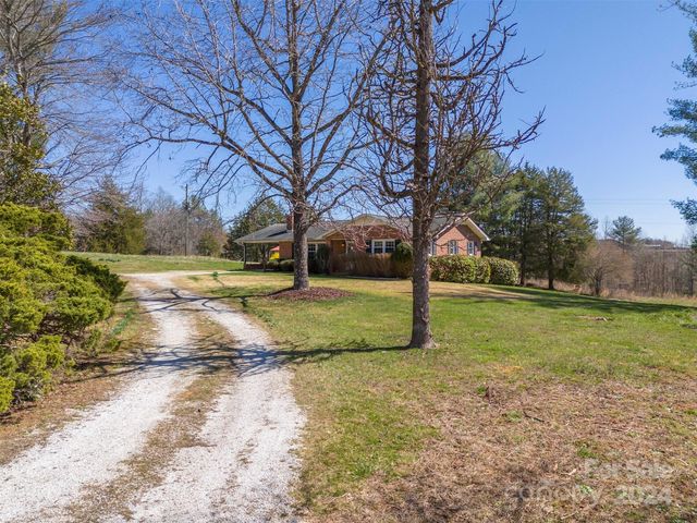 2510 Moore Rd, Mill Spring, NC 28756