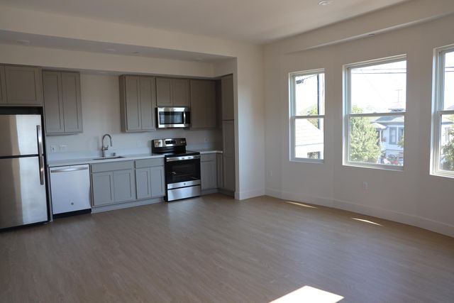 919 39th Ave #201, Oakland, CA 94601