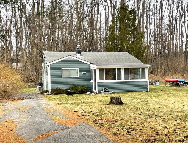324 County Route 67 Route, Leeds, NY 12451
