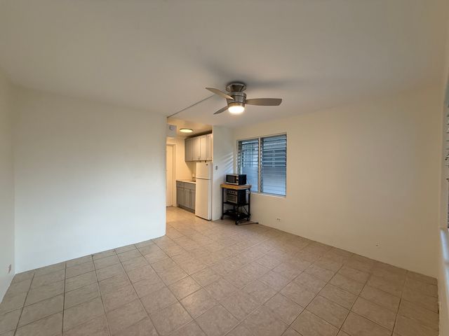 2319 Ala Wai Blvd #F, Honolulu, HI 96815