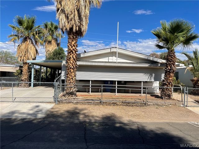 2112 Santa Cruz Ave, Bullhead City, AZ 86442