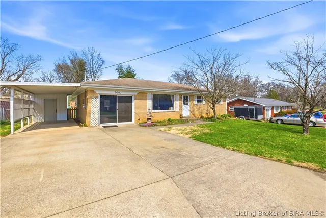 2001 Mary Lee Drive, New Albany, IN 47150