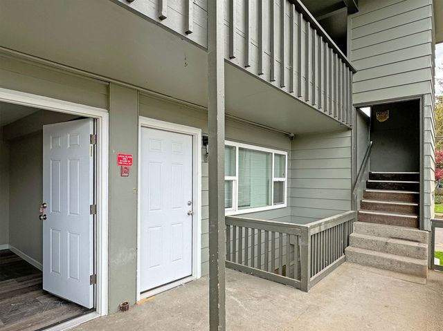 1250 NW 29th St #6, Corvallis, OR 97330