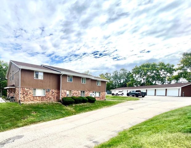 2101 Green Tree ROAD, West Bend, WI 53090