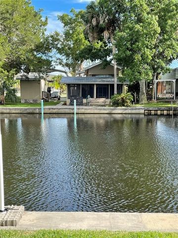 42 SE 903rd Ave, Old Town, FL 32680