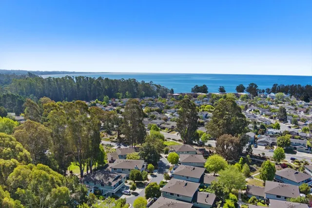 1140 Callas Ln #1, Capitola, CA 95010