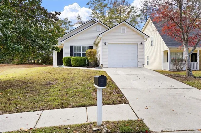 7161 Crystal Creek Pl, Douglasville, GA 30134
