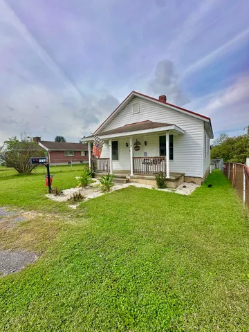 1112 N  Rockbridge Ave, Covington, VA 24426