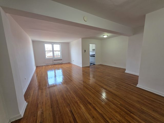 144-87 41st Ave #304, Flushing, NY 11355