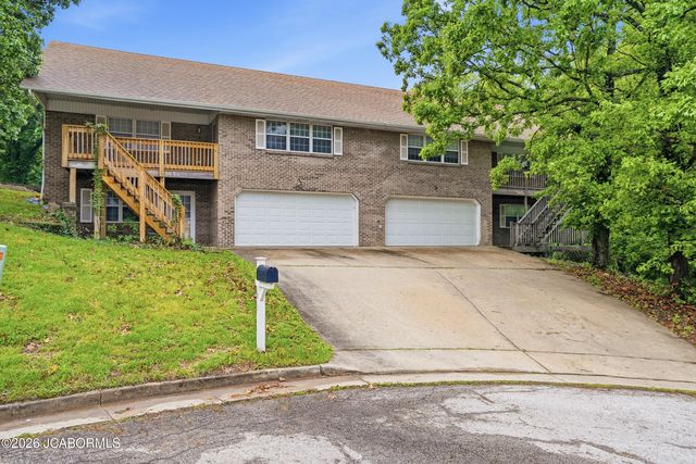 303 Tanner Bridge Ct, Jefferson City, MO 65101