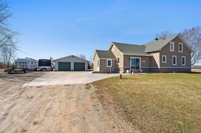 1372 Phillips Rd, Green Bay, WI 54311