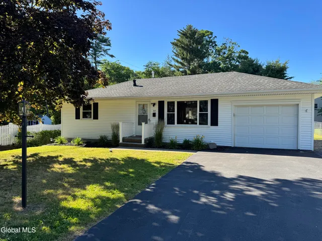 207 Kenwood Avenue, Delmar, NY 12054