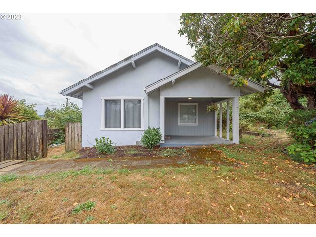 507 Clark St, North Bend, OR 97459