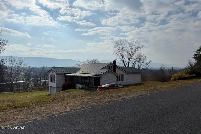 265 Vilas Dr, Jersey Shore, PA 17740