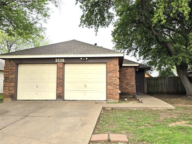 2526 Butterfield Dr, Fort Worth, TX 76133