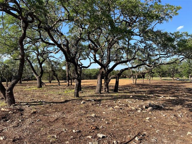 304 Stonegate Ln, Dripping Springs, TX 78620