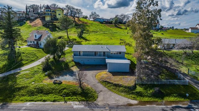 4235 Lakeview Dr, Ione, CA 95640