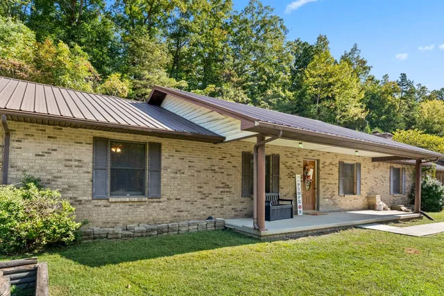 98 Isaac Park Rd, Louisa, KY 41230