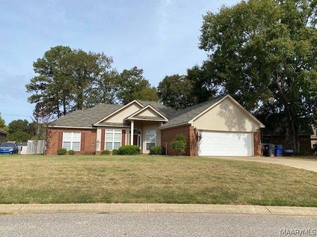 476 Brownstone Loop, Elmore, AL 36025