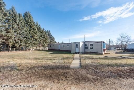73 29th Ave SW, Dickinson, ND 58601
