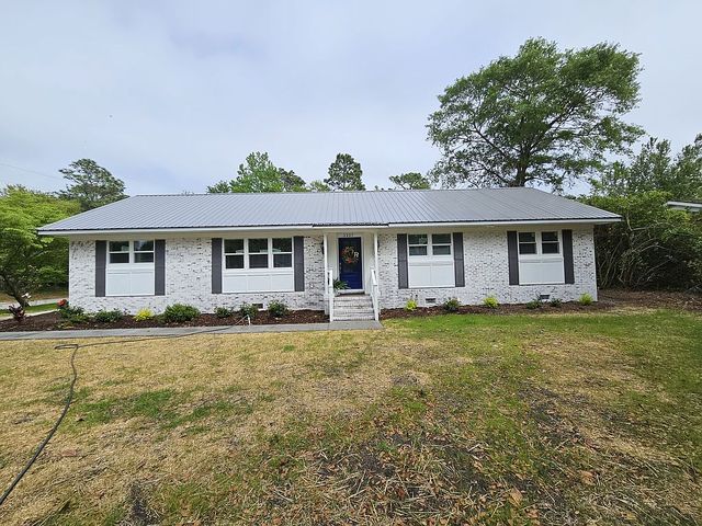 3227 Chalmers Dr, Wilmington, NC 28409