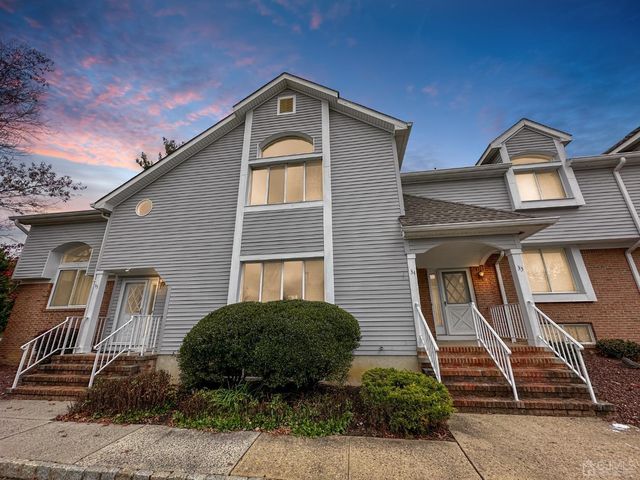 34 Dawn Ct, Monmouth Junction, NJ 08852