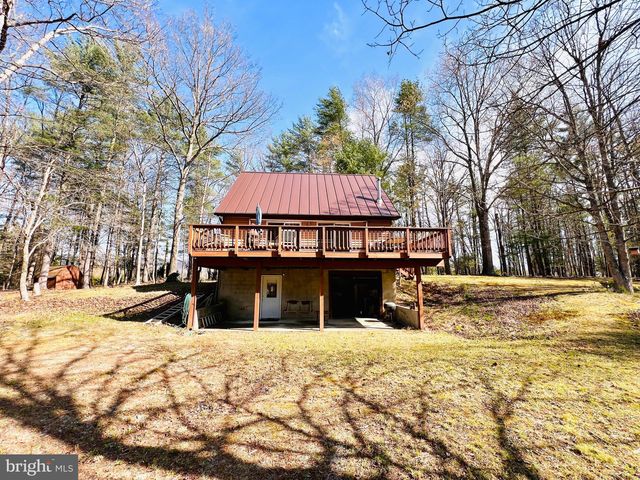 835 River Bend Dr, Paw Paw, WV 25434
