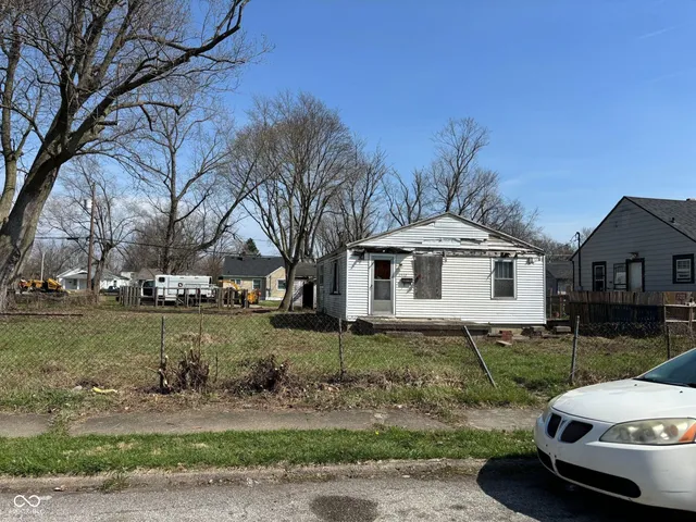 1512 Walton St, Anderson, IN 46016