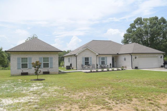 869 Old Highway 11, Carriere, MS 39426