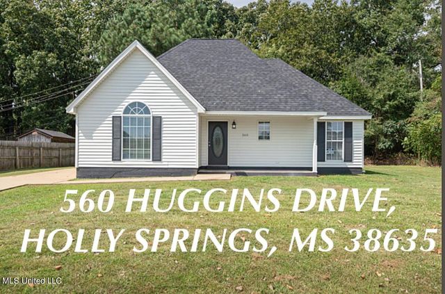 560 Huggins Dr, Holly Springs, MS 38635