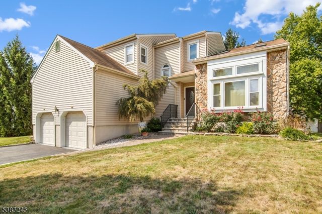 11 Pope Rd, Bridgewater, NJ 08807