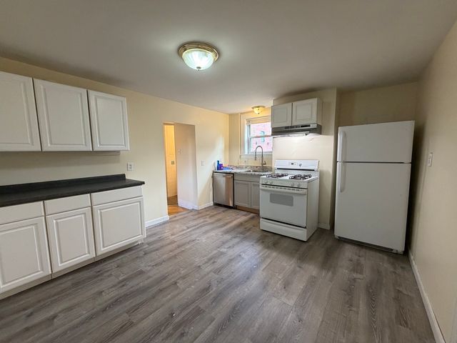 68 Gore St #2, Cambridge, MA 02141
