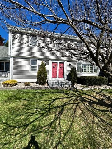 39 Blueberry Hl, Wethersfield, CT 06109