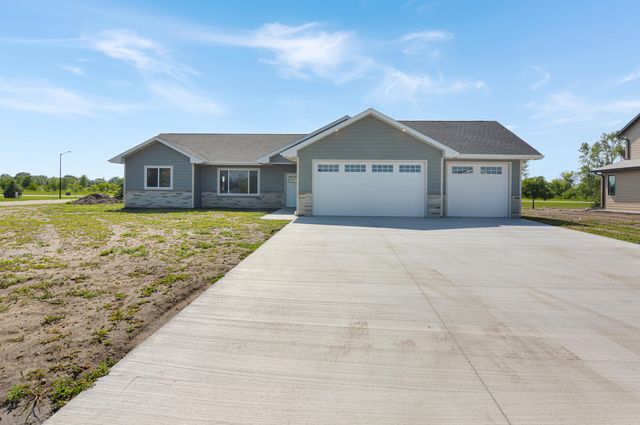 2916 Sweetgrass Dr, Brookings, SD 57006