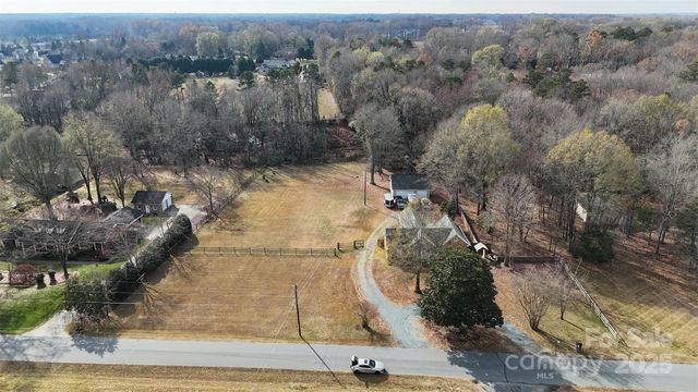 7523 McWhirter Rd, Mint Hill, NC 28227
