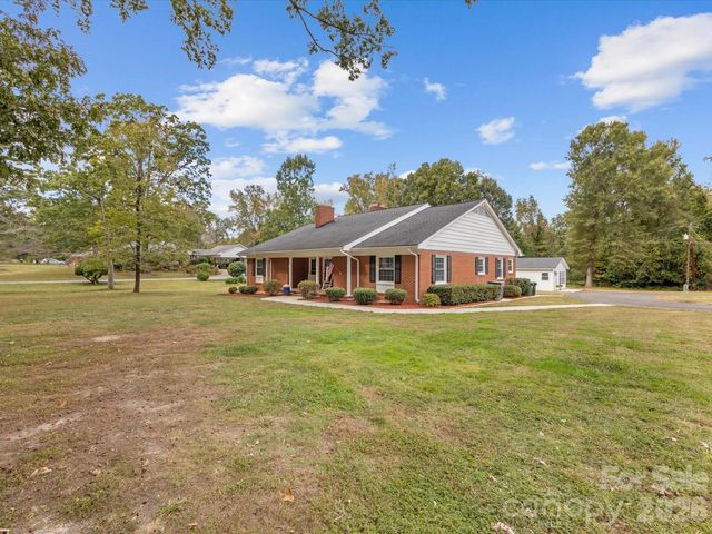 100 Forest Hills Dr, Monroe, NC 28112